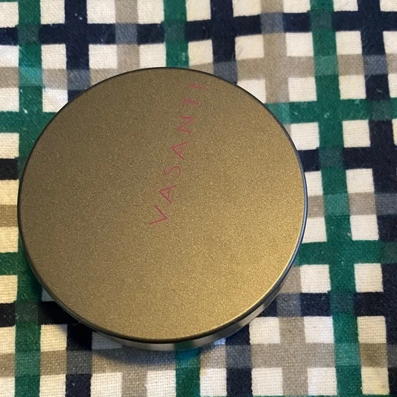 Vasanti Gold Compact - Picture 1 of 2